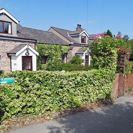 Oakleigh Cottage Llangelynin  Екстериор снимка