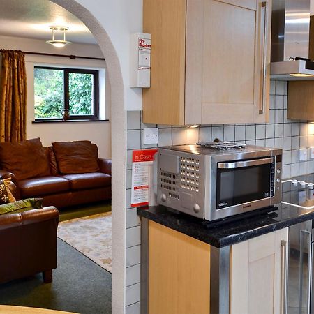 Oakleigh Cottage Llangelynin  Екстериор снимка