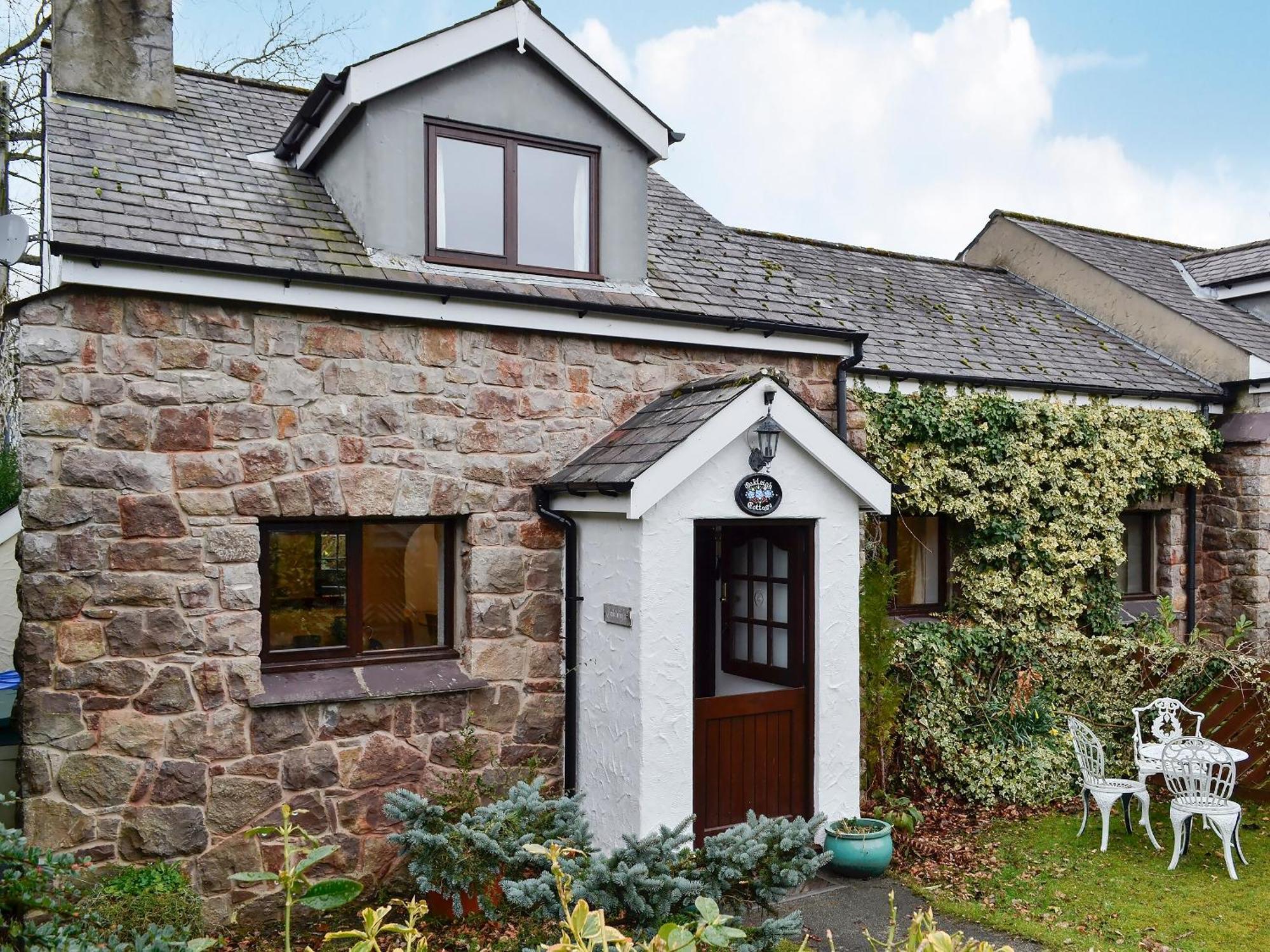 Oakleigh Cottage Llangelynin  Екстериор снимка